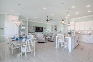 Maison, plusieurs lits (Sweet Carolina) | Restauration