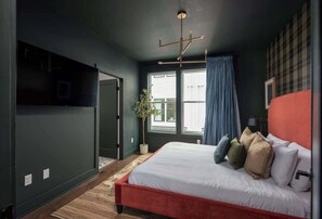 3 bedrooms, iron/ironing board, WiFi, bed sheets - Chic Nash Retreat|Private Rooftop, Hot Tub & Views (Nashville)