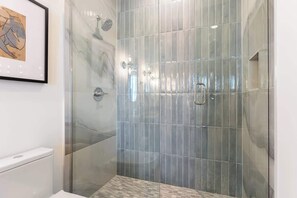 Shower, hair dryer - Upscale 4BR Home w/Rooftop, Hot Tub & Views!7 Beds (Nashville)