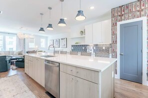 Interior - Upscale 4BR Home w/Rooftop, Hot Tub & Views!7 Beds (Nashville)