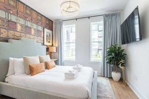 4 bedrooms, iron/ironing board, WiFi, bed sheets - Upscale 4BR Home w/Rooftop, Hot Tub & Views!7 Beds (Nashville)
