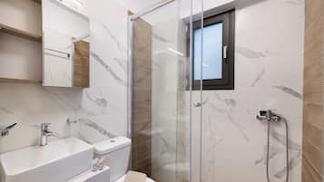 Deluxe Apartment, Sea View | Bathroom