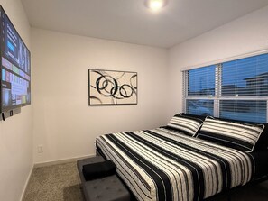 5 bedrooms, iron/ironing board, free WiFi, bed sheets