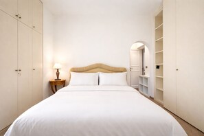 Fer et planche à repasser, accès Internet, draps fournis