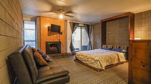 Pleasant studio condo in Lava Hot Springs for a relaxing stay