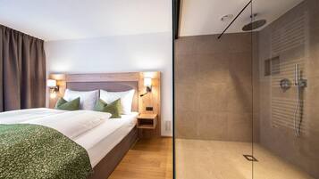 Iron/ironing board, WiFi, bed sheets, wheelchair access