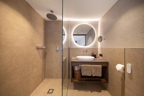 Shower, hair dryer, towels - Apartment "Johanna Appart" with Wi-Fi (Sankt Sigmund im Sellrain)