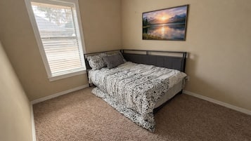 3 soveværelser, skrivebord, gratis Wi-Fi, sengetøj