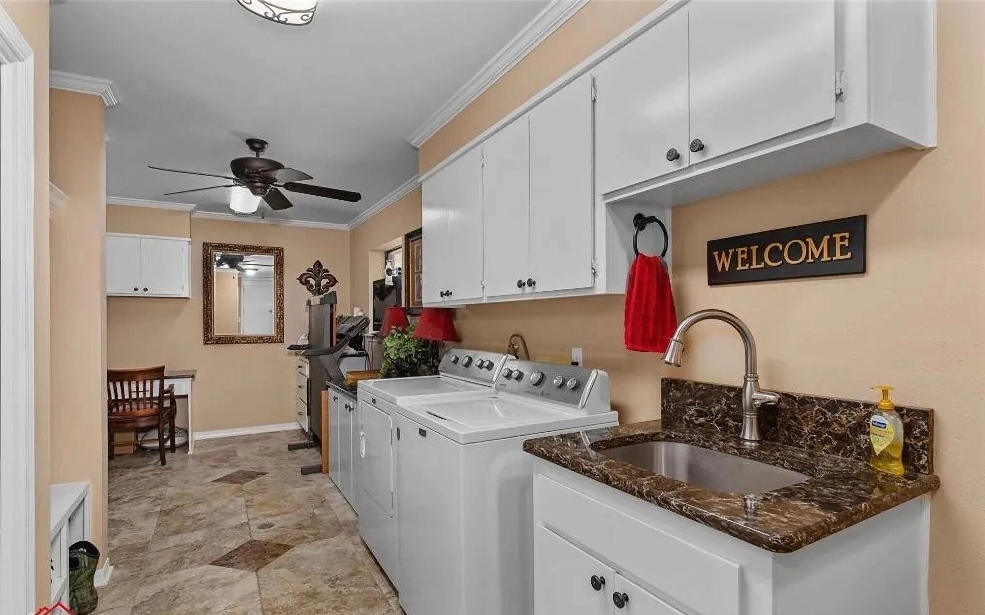 雪櫃、微波爐、焗爐、爐具