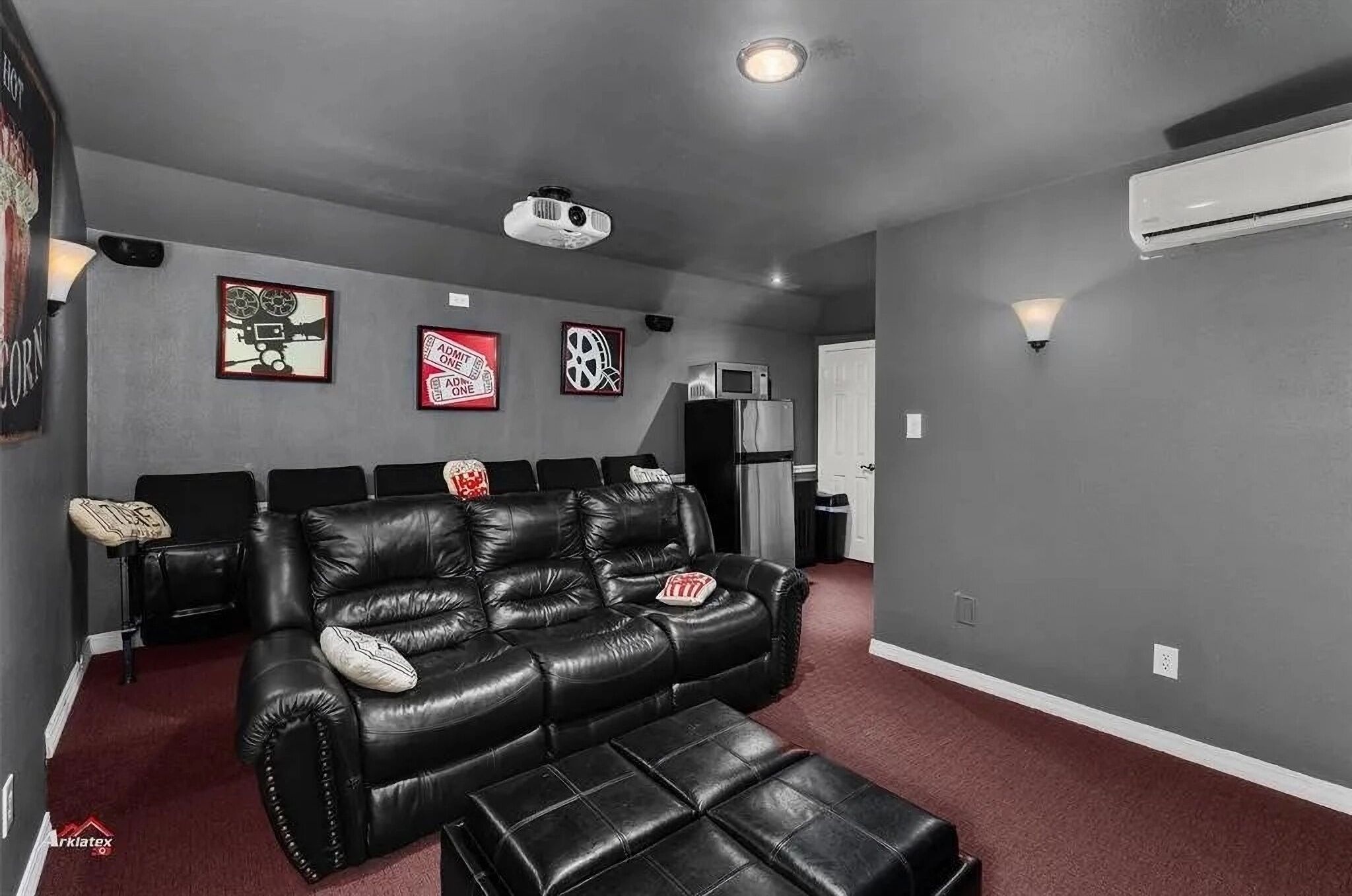 Smart TV, fireplace, DVD player, stereo