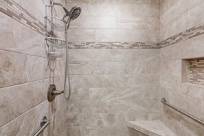 Håndklæder, Sæbe, Shampoo, Toiletpapir