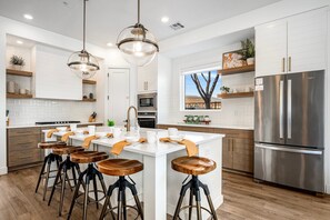 Luokittelematon kuva, 3 kautta 64, painike