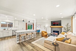 Een televisie en een tafeltennistafel