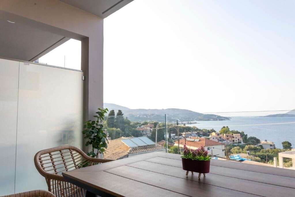 Appartement Deluxe, balcon, vue mer | Restauration extérieure