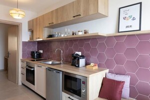 Apartamento Deluxe, balcón, vistas al mar | Cocina privada