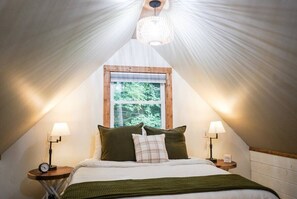 2 bedrooms, WiFi - Adorable 2-bedroom cabin on the edge of the Hocking Hills (Londonderry)