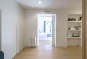 Interior - Gran Vía, NEW, 2BR 1BTH. Elevator (Madrid)
