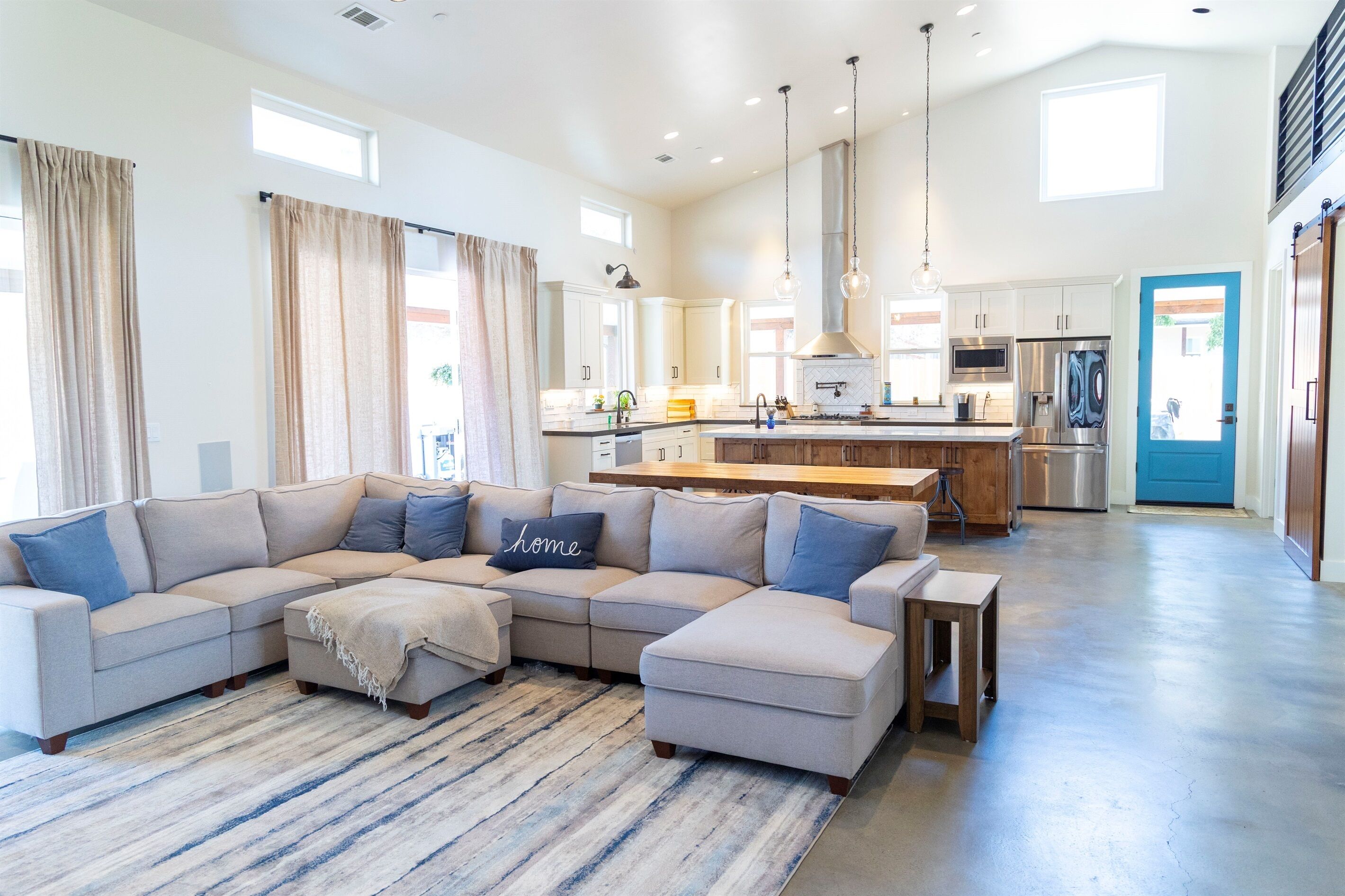 TV, fireplace, offices