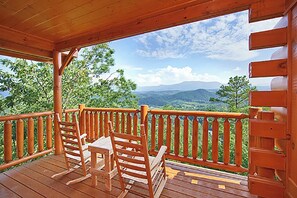 Property grounds - A Cozy Smoky Mountain Escape w/ Views (Sevierville)