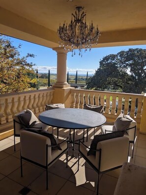 Outdoor dining - Luxe Romantique Villa – Full East Side with Pool (San Miguel)