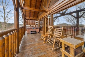 Terrace/patio - Elevated Cabin w/ Mountain Views & Hot Tub (Sevierville)