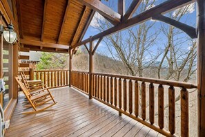 Terrace/patio - Elevated Cabin w/ Mountain Views & Hot Tub (Sevierville)