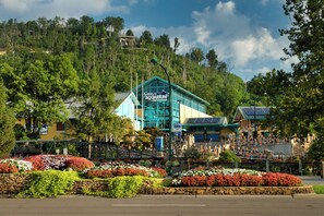 Point of interest - Amazing Smoky Mountain Views w/ Hot Tub (Sevierville)