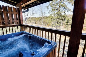 Outdoor spa tub - Lakefront Cabin w/ Theater & Game Room (Sevierville)