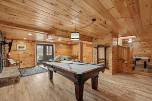 Games room - Relax & Unwind w/ Hot Tub & Games (Sevierville)