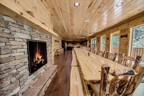 Dining - 15‑Bedroom Lodge with Arcade & Theater (Sevierville)