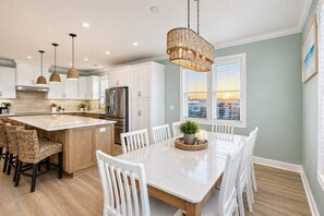 Dining - Brand New Waterfront, Heated Pool-Spa, Elevator, Game Rm, 3min walk to the beach (North Myrtle Beach)