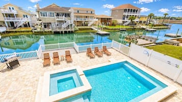 Piscine extérieure, piscine chauffée