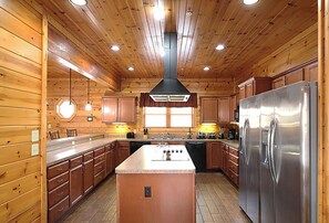 Fridge, microwave, oven, stovetop - Mountain Mansion w/ Views, Hot Tub & Games (Gatlinburg)