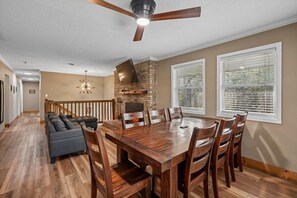 Dining - Wooded Family Retreat w/ Hot Tub & Games (Gatlinburg)