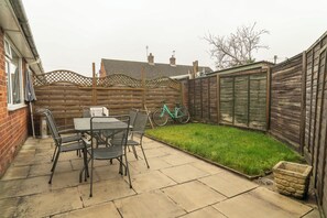Outdoor dining - No 48 - 3 Bedroom Heworth in York (York)