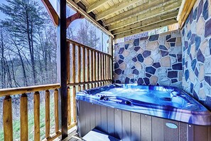 Outdoor spa tub - Smoky Mountain Escape w/ Views & Hot Tub (Gatlinburg)