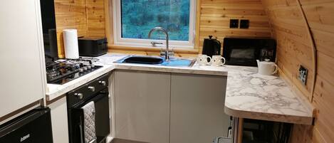 Cookware/dishes/utensils