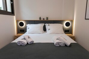 In-room safe, blackout drapes, iron/ironing board, free WiFi - Green Bee Apartment Sea View (Nikiana)