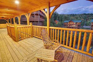 Terrace/patio - Grand Lodge w/ Panoramic Views & Theater Room (Gatlinburg)