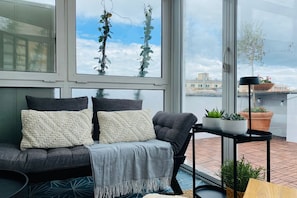 TV - Cinque Penthouse Boutique Apartment - Terrace with Amazing View (Roma)