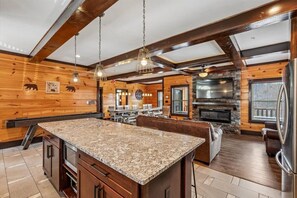 Interior - Gorgeous Mountain Views & Private Indoor Pool Await (Gatlinburg)