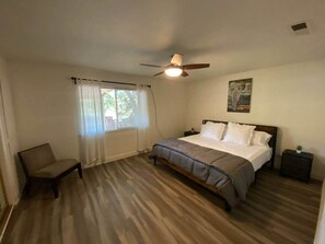 Bügeleisen/Bügelbrett, WLAN, Bettwäsche