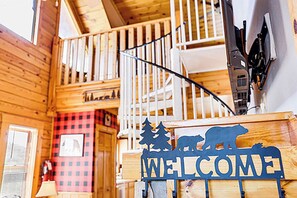 Interior - Luxury Mountain Retreat w/ Hot Tub & Views (Pigeon Forge)