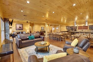 Interior - Grand Smoky Mountain Retreat w/ Hot Tubs (Pigeon Forge)