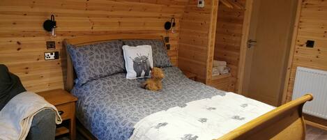 1 bedroom, individually decorated, individually furnished, free WiFi