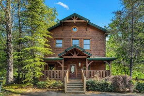 Exterior - Chic Cabin w/ Theater & Fireplaces (Sevierville)
