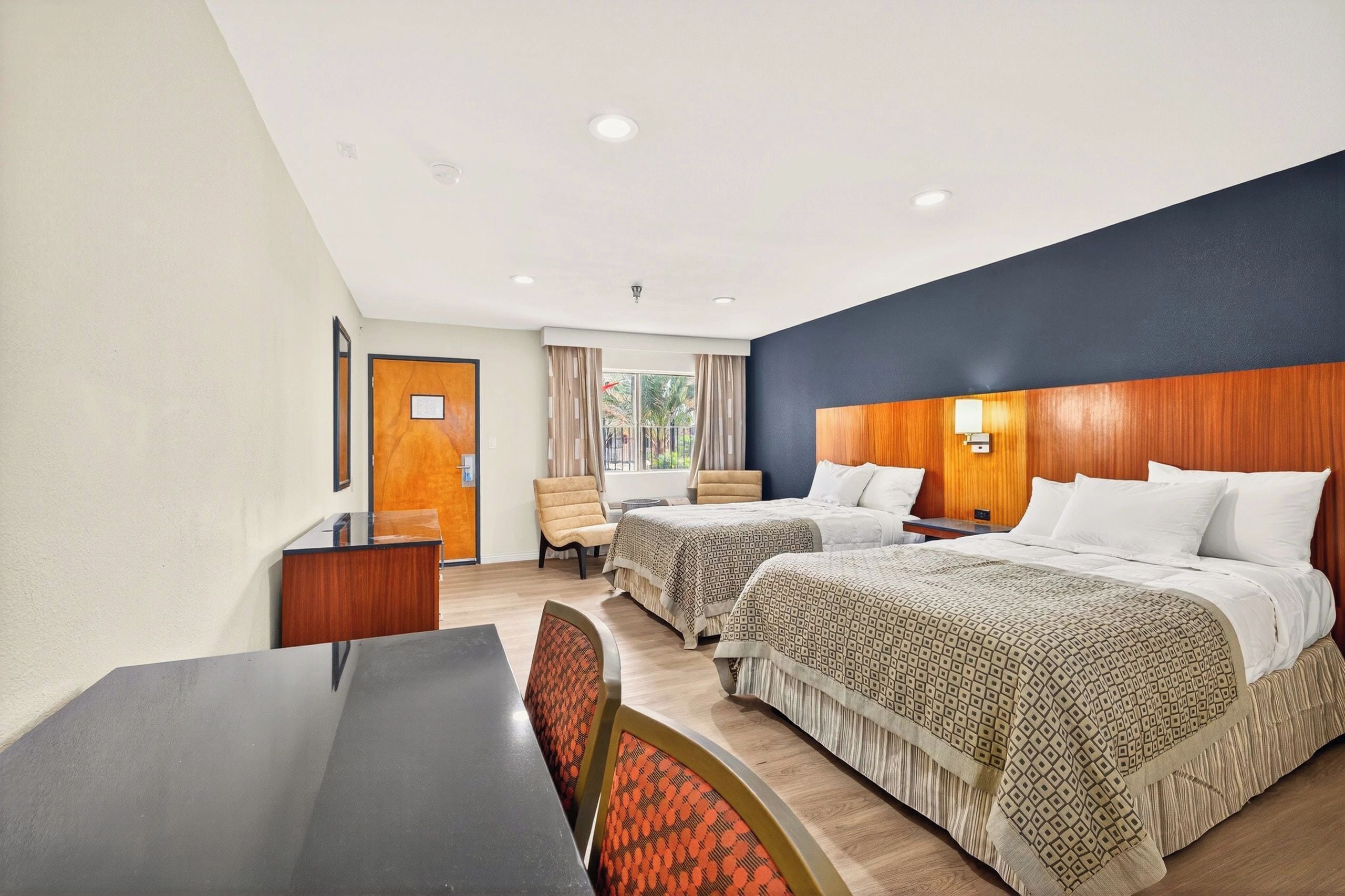 Doppelzimmer | Bügeleisen/Bügelbrett, kostenloses WLAN