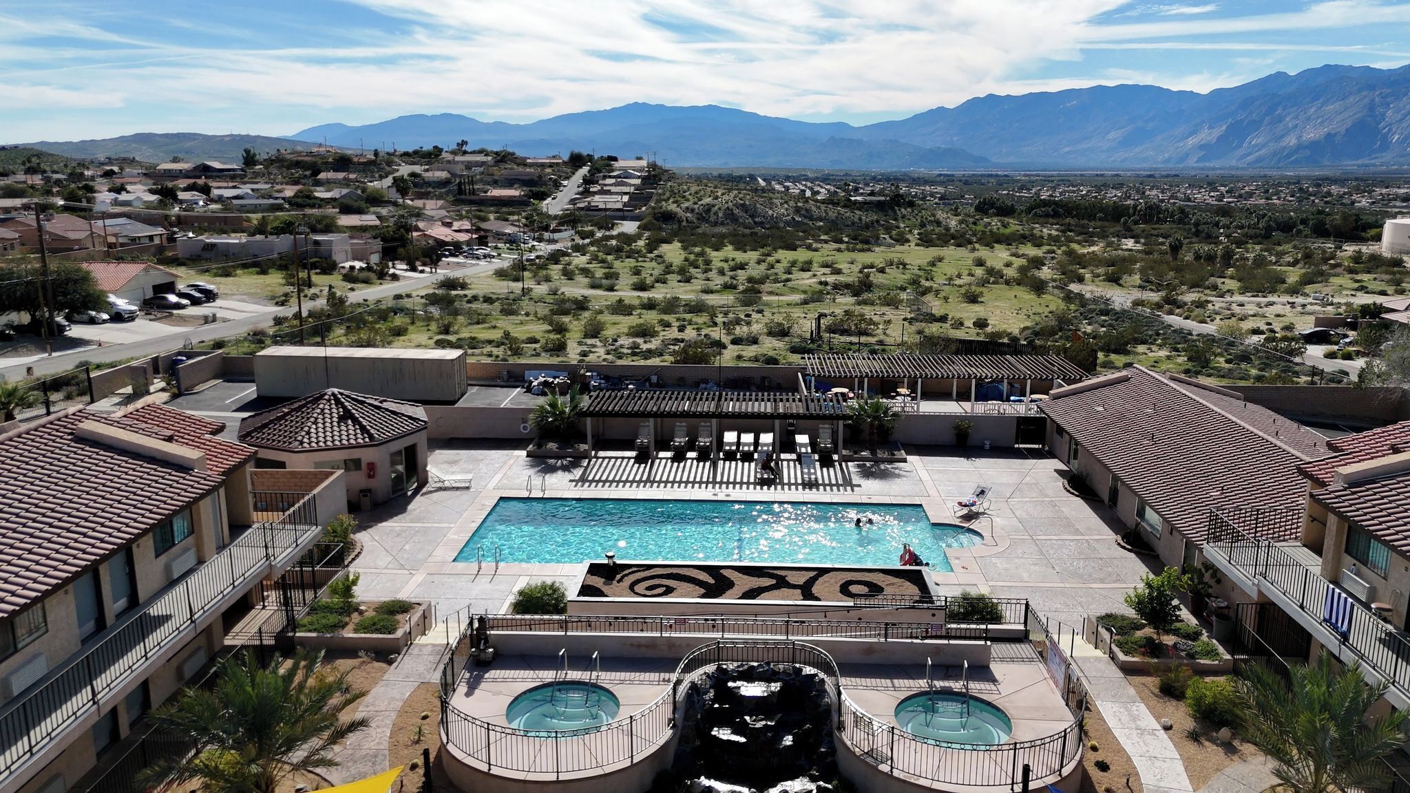Outdoor pool, pool umbrellas, sun loungers
