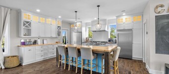 Waterfront Home: Slide & Hot Tub