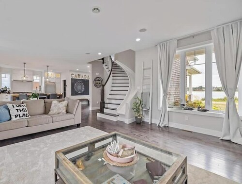 Waterfront Home: Slide & Hot Tub